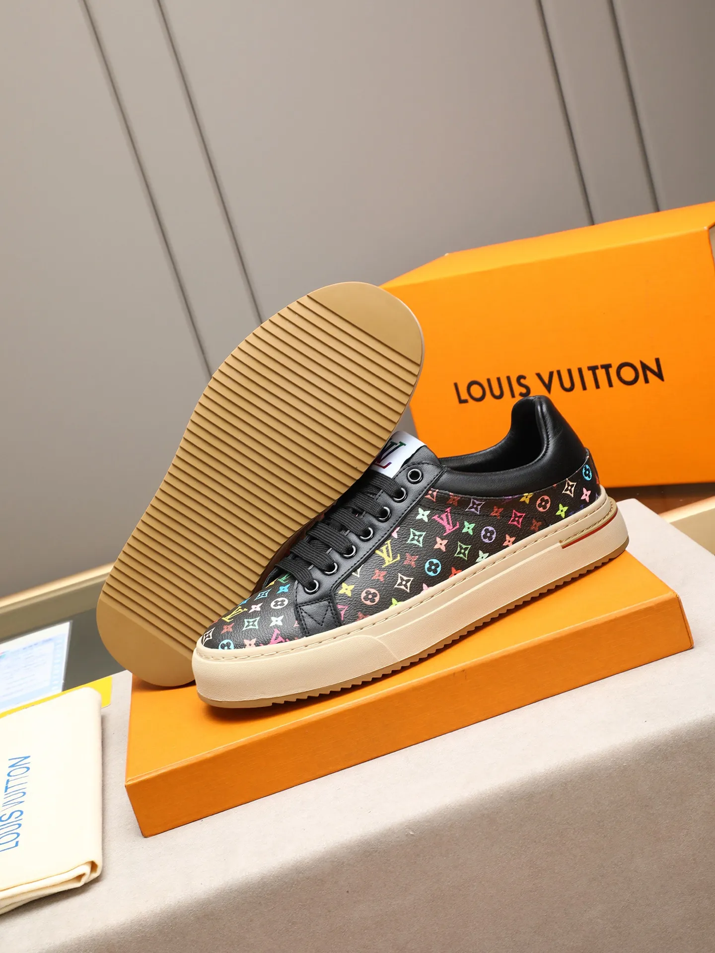 Mainly recommended model 👍👍👍P400 LOUIS VUITTON [Luden Yiwei] - LV upper imported first-layer cowhide combined with LV classic materials 🇩🇪 imported leather lining ➕ non-slip and wear-resistant outsole. Every man's identity is reflected in his elegant and stable upper shoes🚶🏻🚶🏻📯 No matter the wind or rain, the shoe last remains unchanged and can stand the test of time🔍️. ——Code number: 38-44 (45 can be customized)